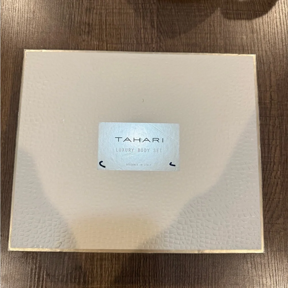 Tahari Vanilla Jasmine Skincare Trio - White and Silver